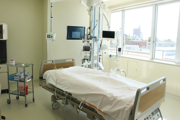 ICU内の個室の風景